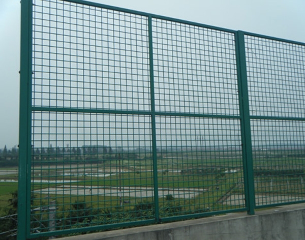 橋梁防拋網(wǎng)與護(hù)欄網(wǎng) 價(jià)格解析與功能介紹